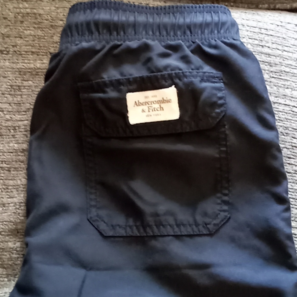 Shorts - Picture 3 of 3